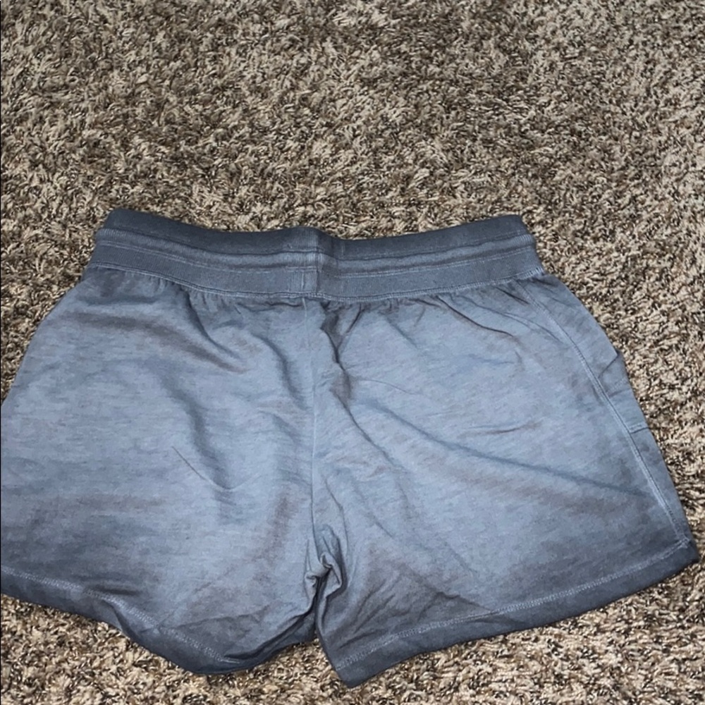Shorts - Picture 2 of 3